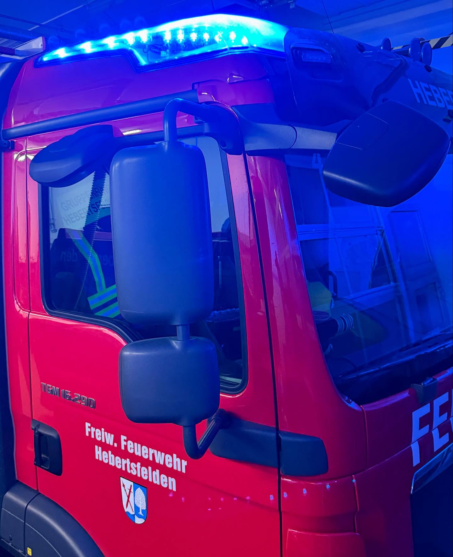 🚨 +++ Einsatzinfo +++ 🚨

Gemeinsam mit den @feuerwehreggenfelden und @_feuerwehr.linden_ wurden wir zu einer ausgelösten Brandmeldeanlage alarmiert. Wir konnten nach kurzer Zeit ohne Eingreifen wieder einrücken.

#hebertsfelden #feuerwehrhebertsfelden #freiwilligefeuerwehr #feuerwehr #ehrenamt #helfenkannjeder #rottalinn #112 #seit1879